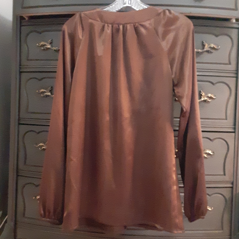 Satin blouse - Picture 2 of 3